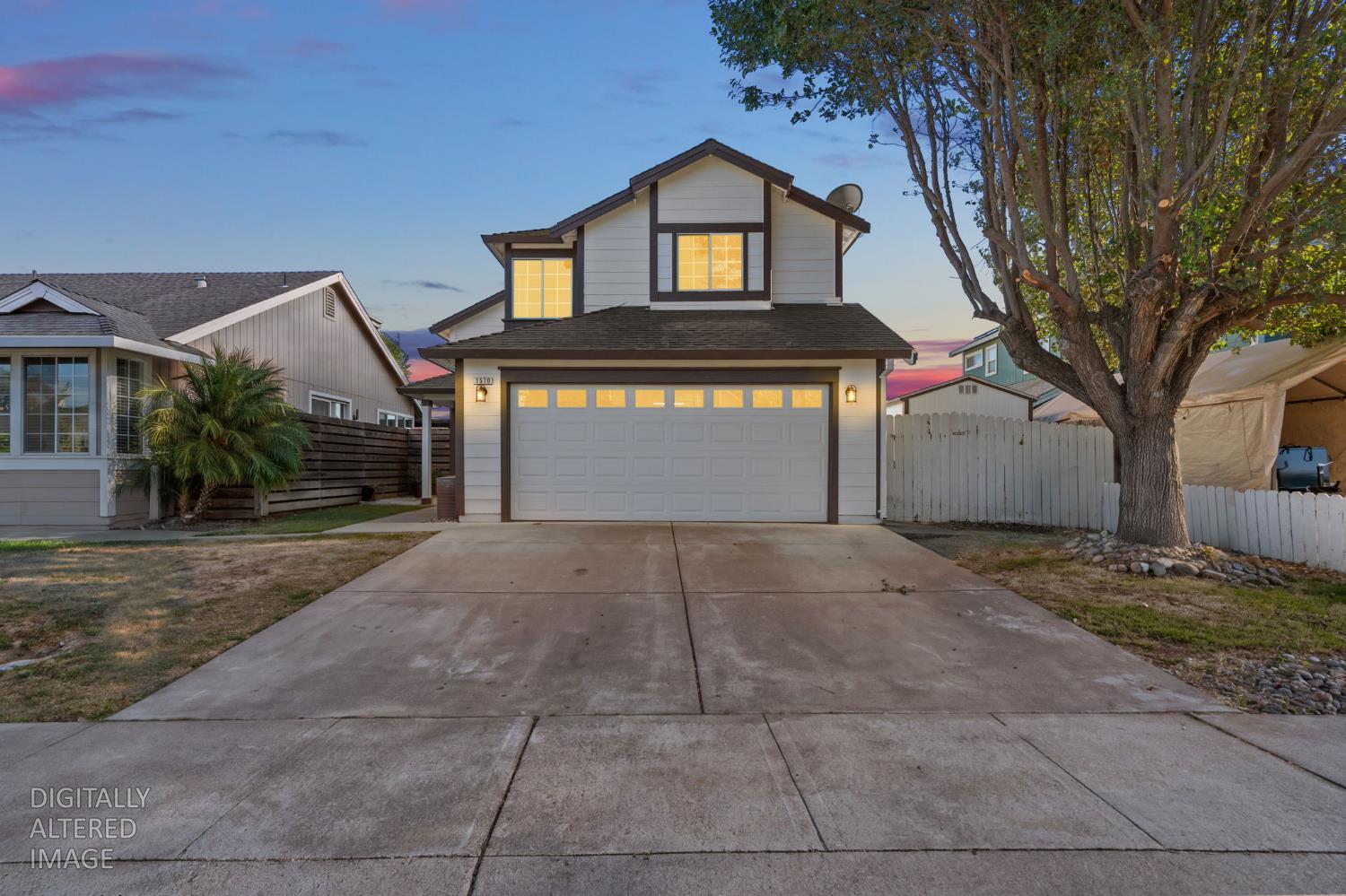 1570 Grass Valley Dr, Woodland, CA 95776-6749