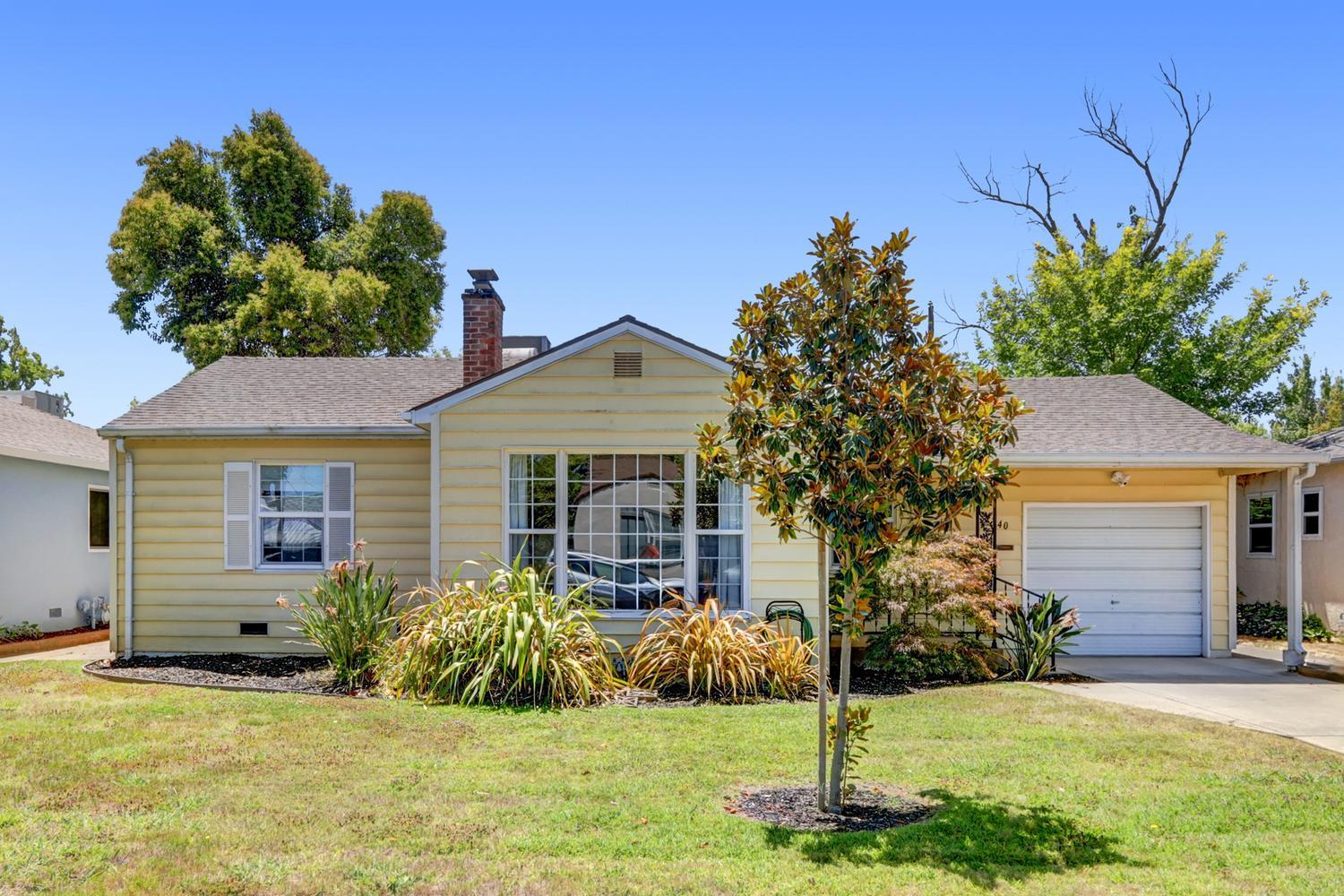 2340 24th Ave, Sacramento, CA 95822-2211