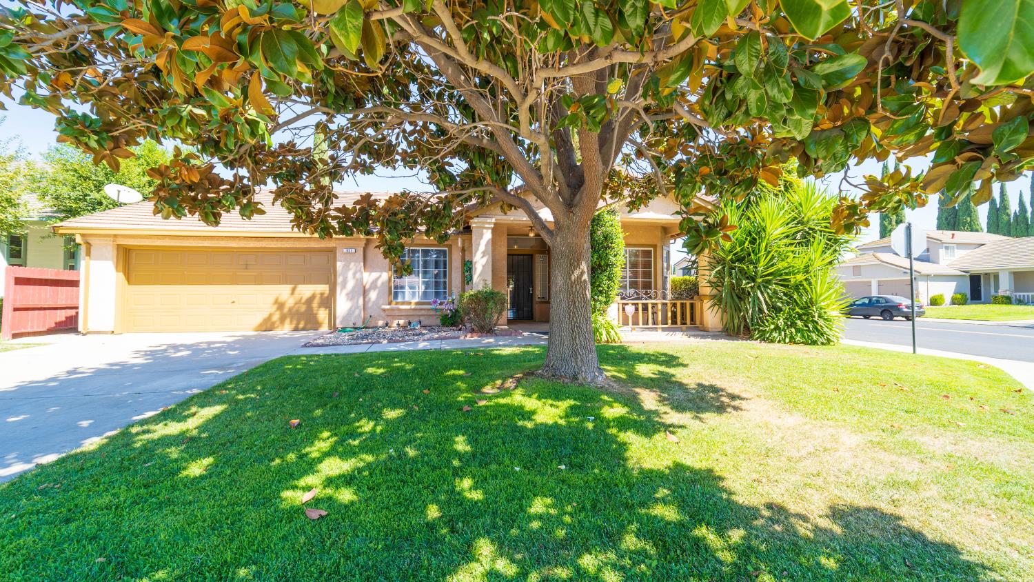 831 Sugar Pine Dr, Lathrop, CA 95330-9074