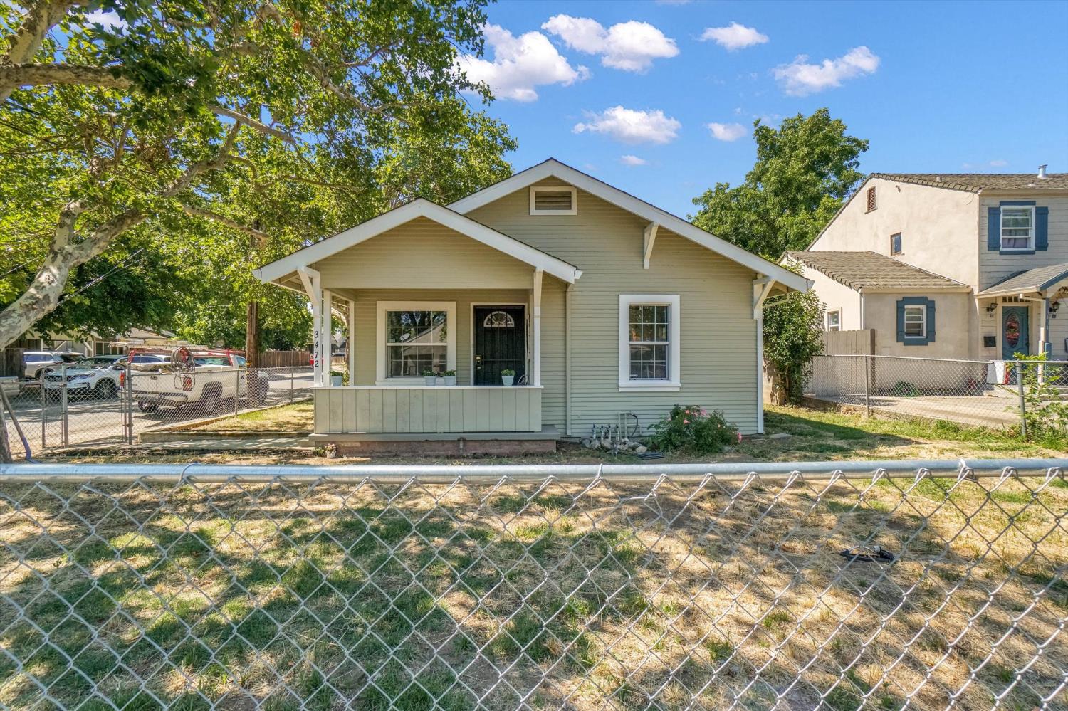3896 12th Ave, Sacramento, CA 95817-3600