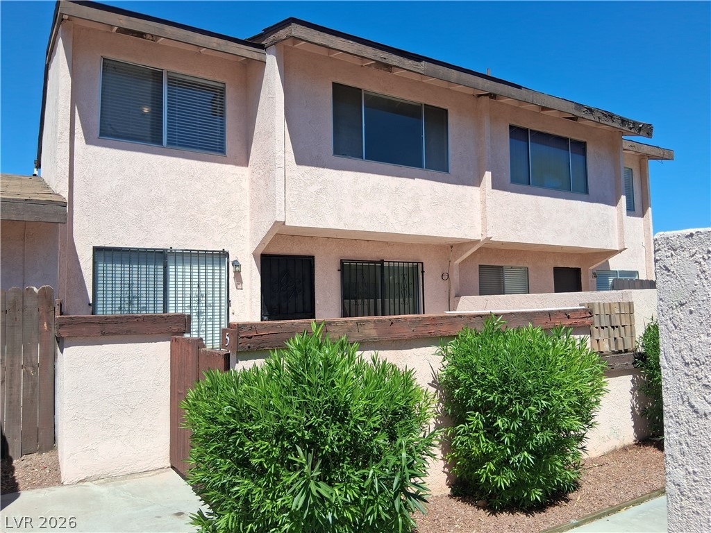 1722 East University Avenue 5
