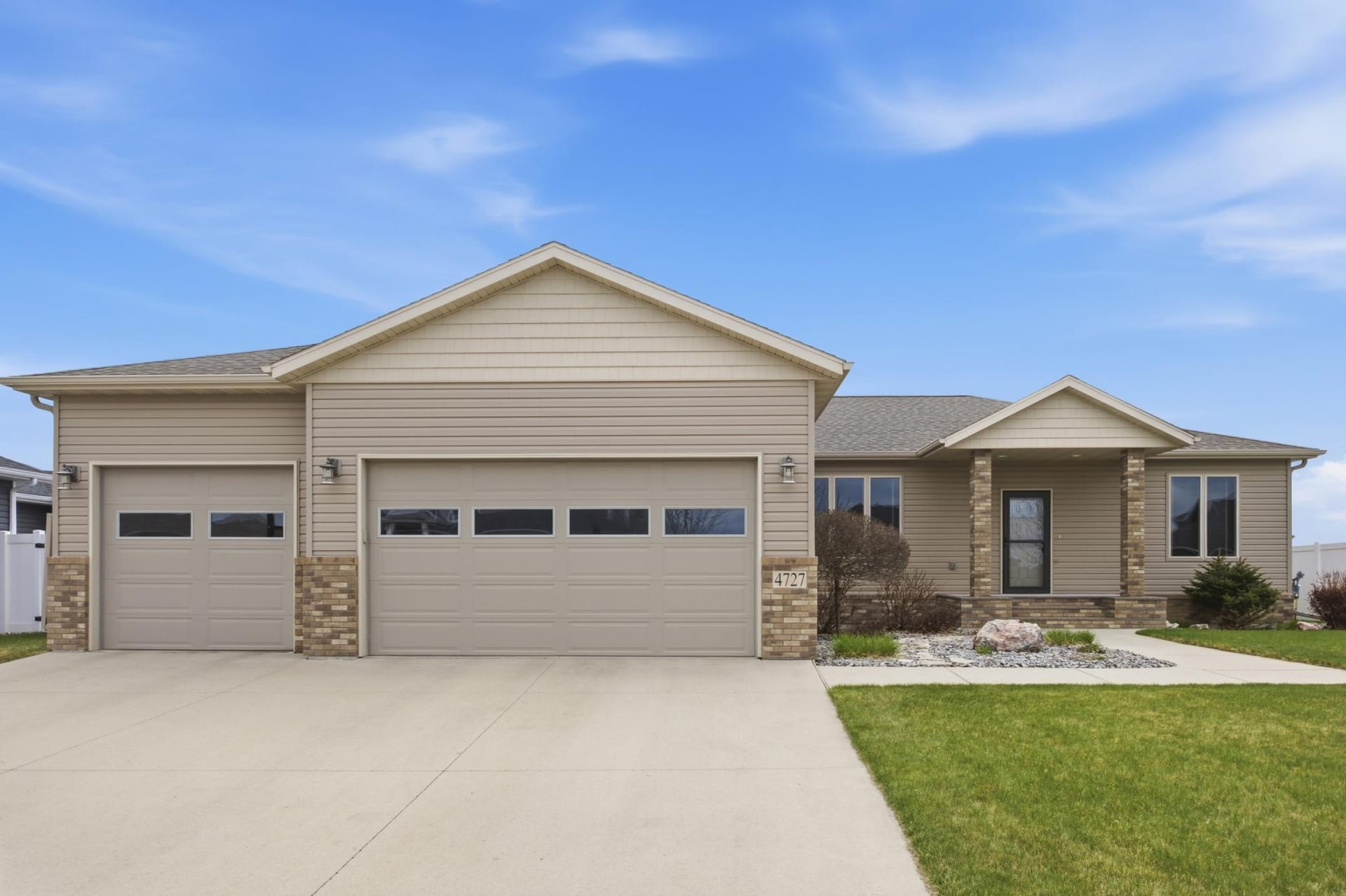 4727 6th Street W, West Fargo, ND 58078
