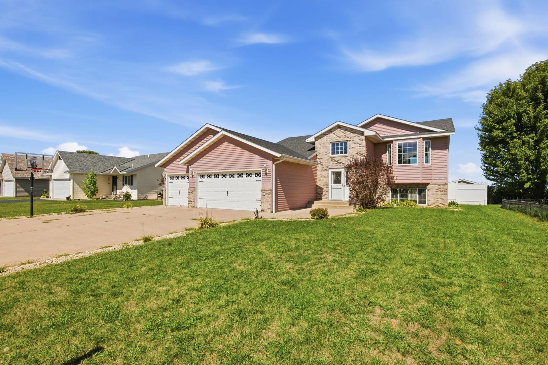 716 Ochotto Lake Drive, Avon, MN 56310