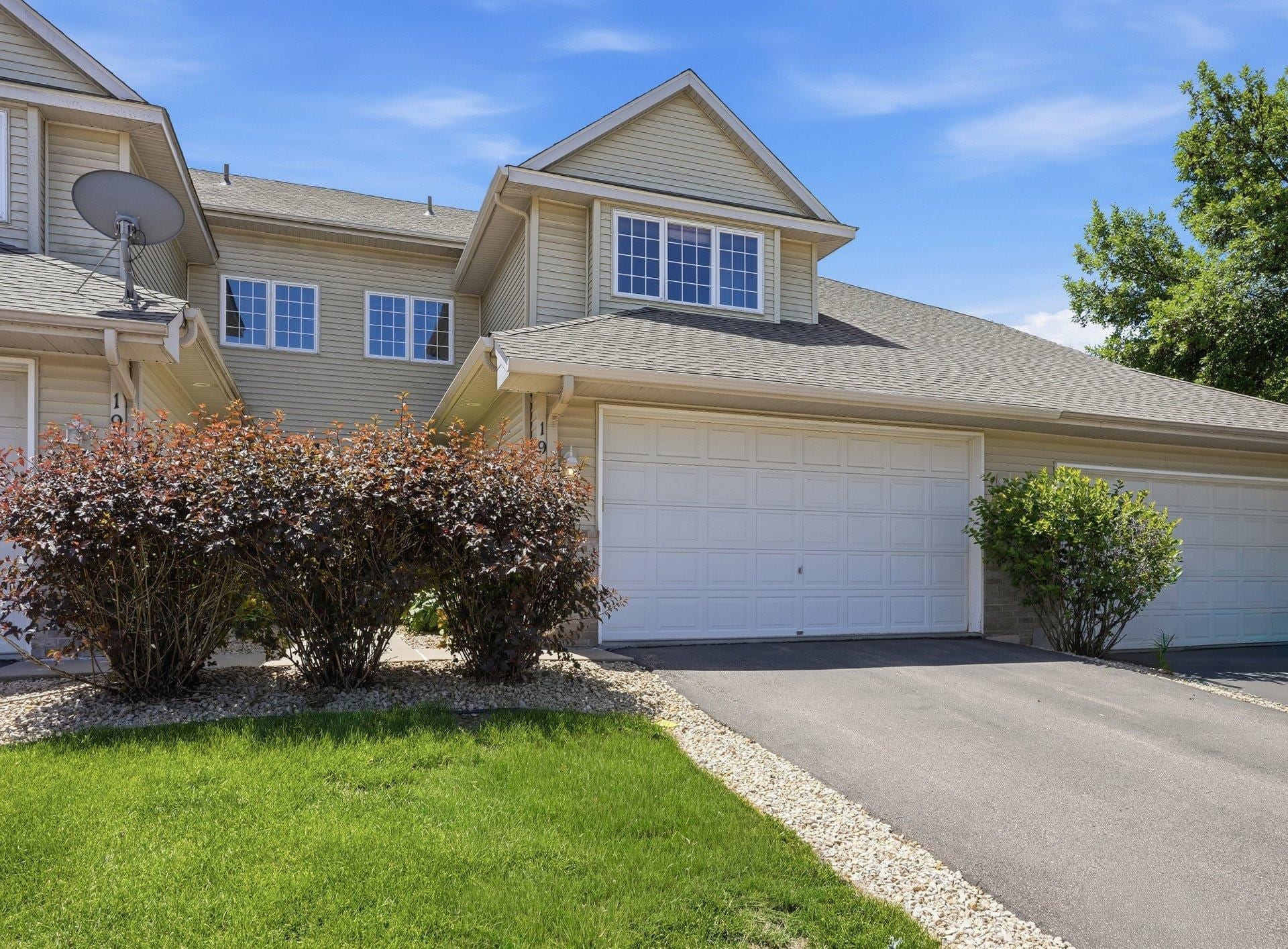 1971 Andrew Court, Chanhassen, MN 55317