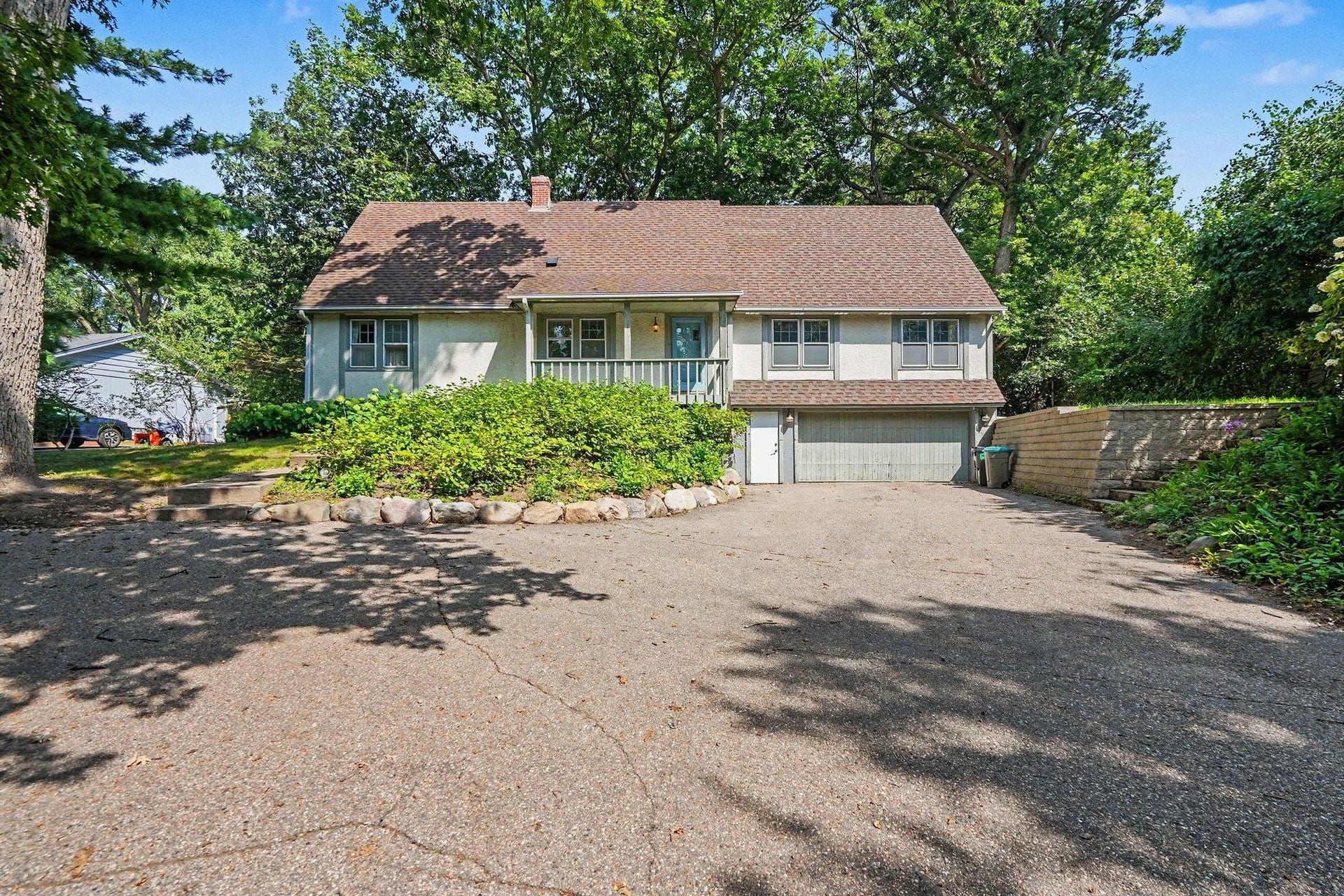 7017 Valley View Road, Edina, MN 55439