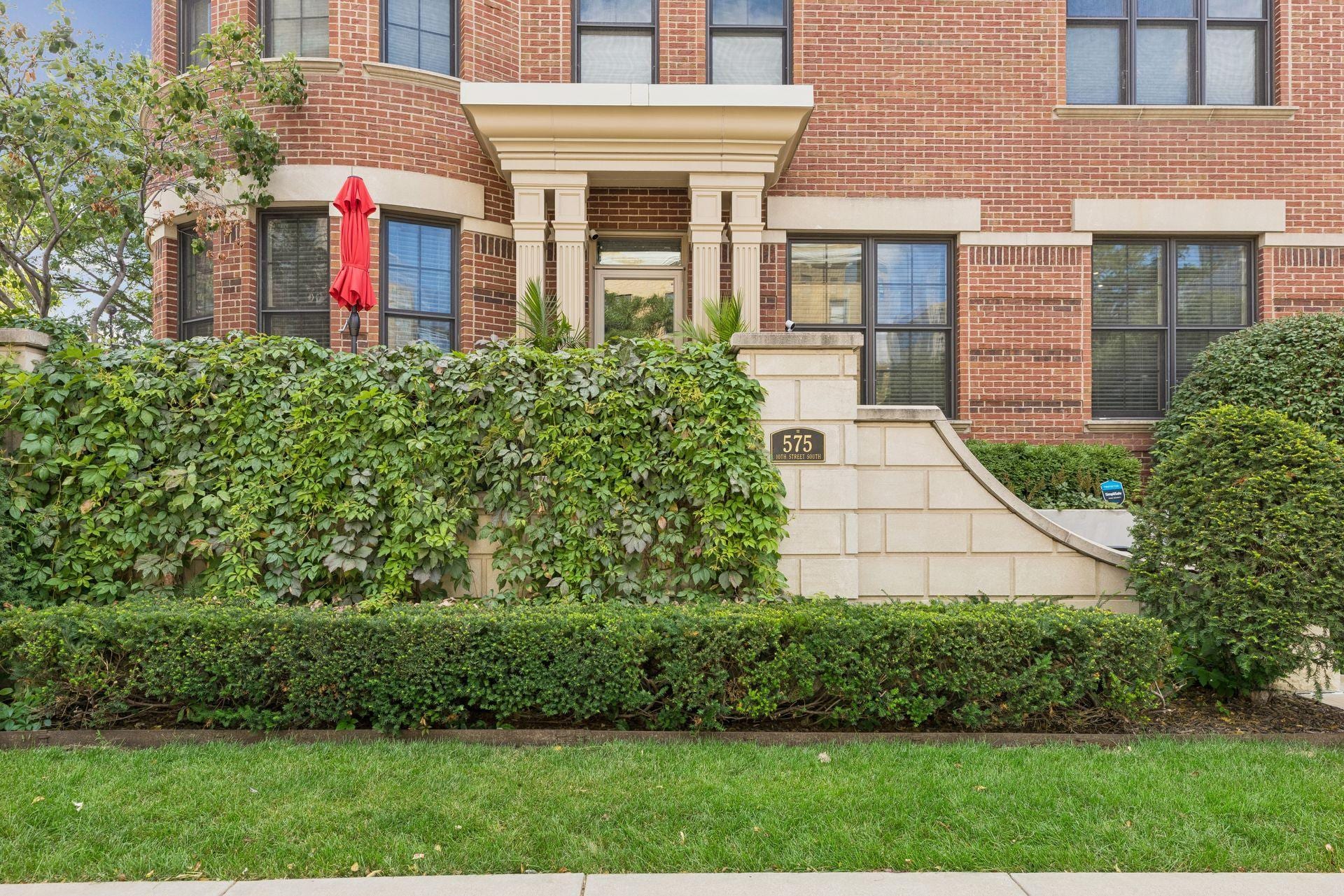 575 S 10th Street, Minneapolis, MN 55404
