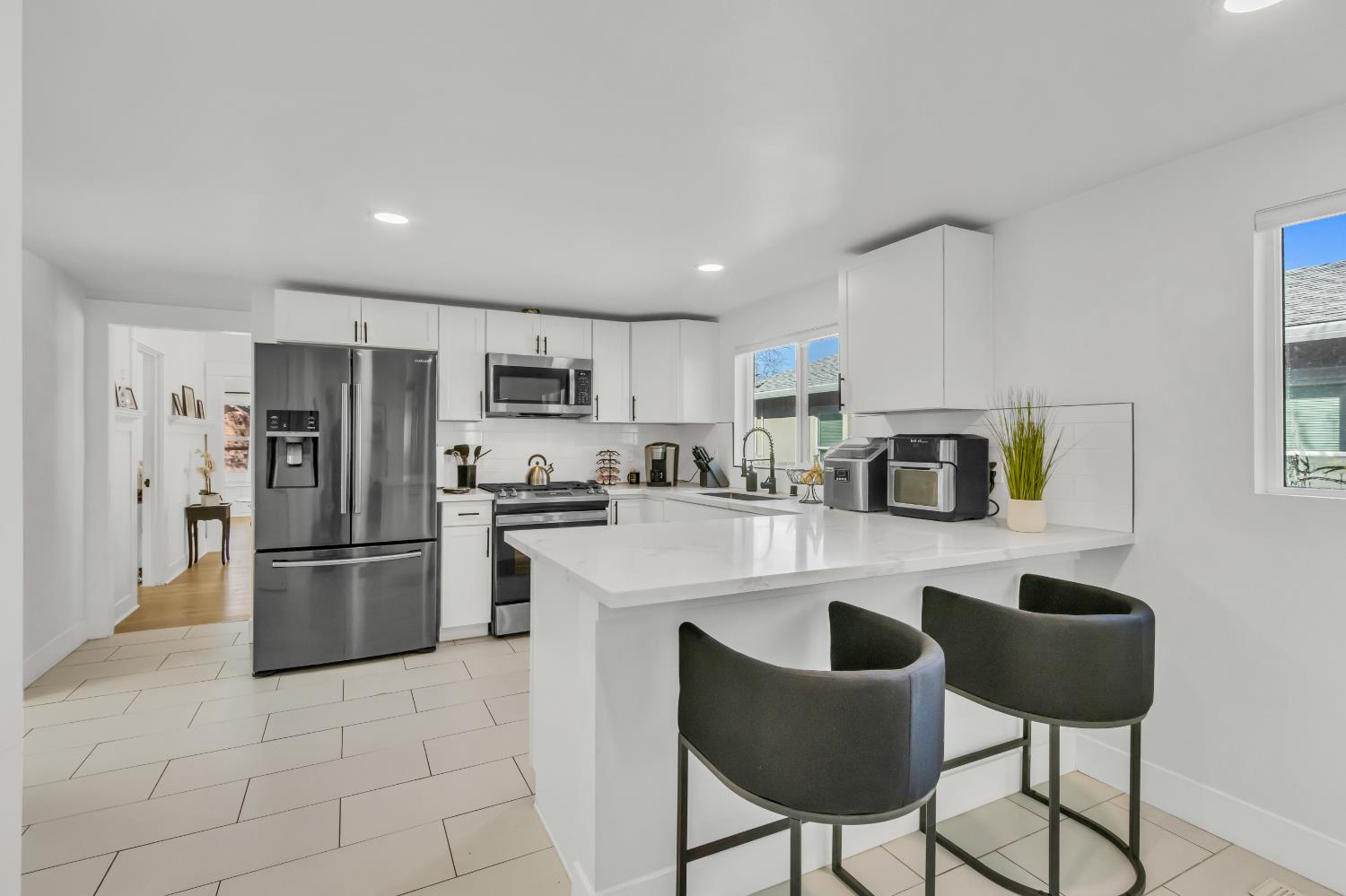 110 Brookview St, Roseville, CA 95678-1852
