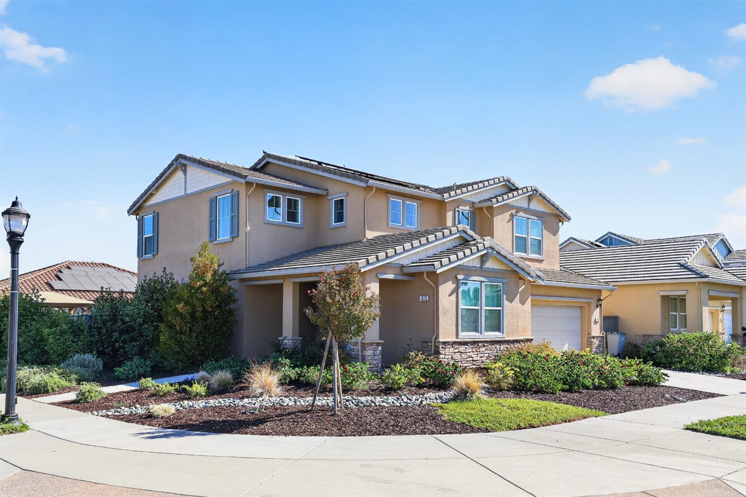 1675 Brubaker St, Woodland, CA 95776-5562