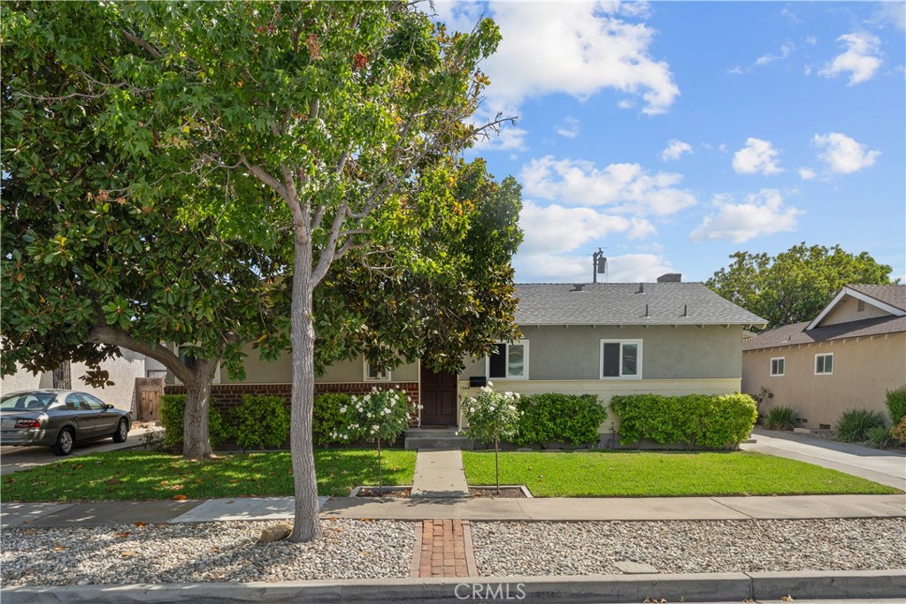 1344 E Orange Grove