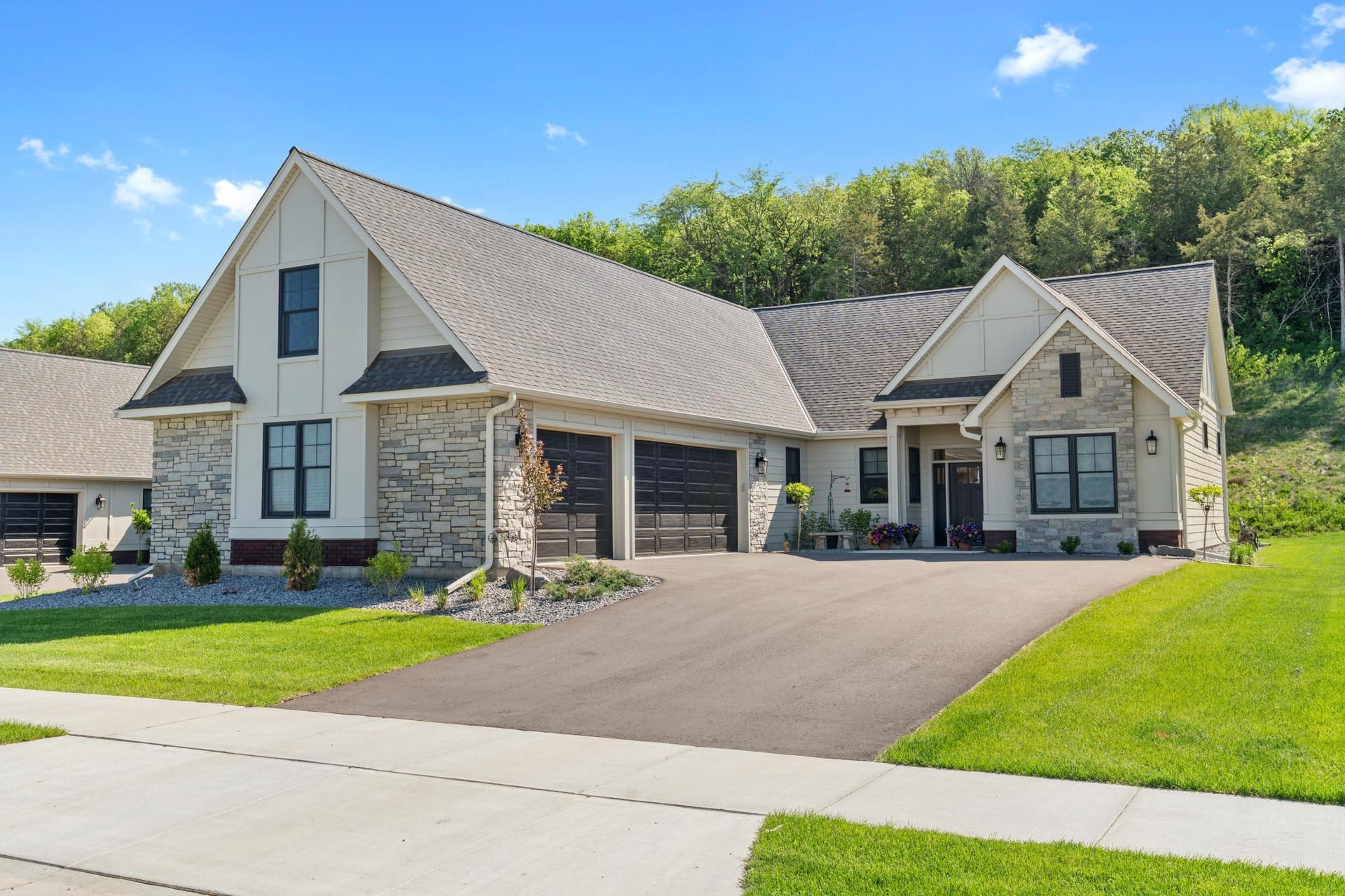 2359 Sydney Lane, Hudson, WI 54016