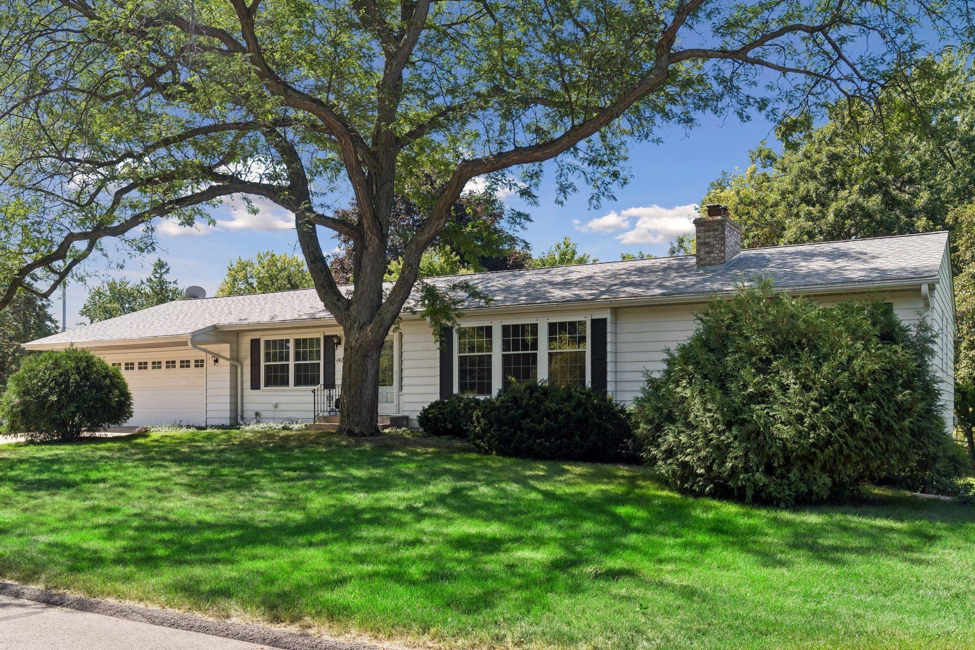 14211 Lennell Drive, Minnetonka, MN 55345