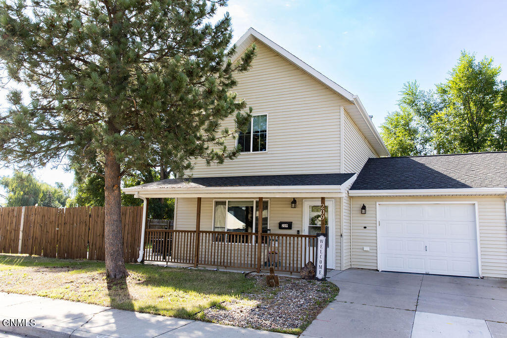 209 5th Street NE, Mandan, ND 58554