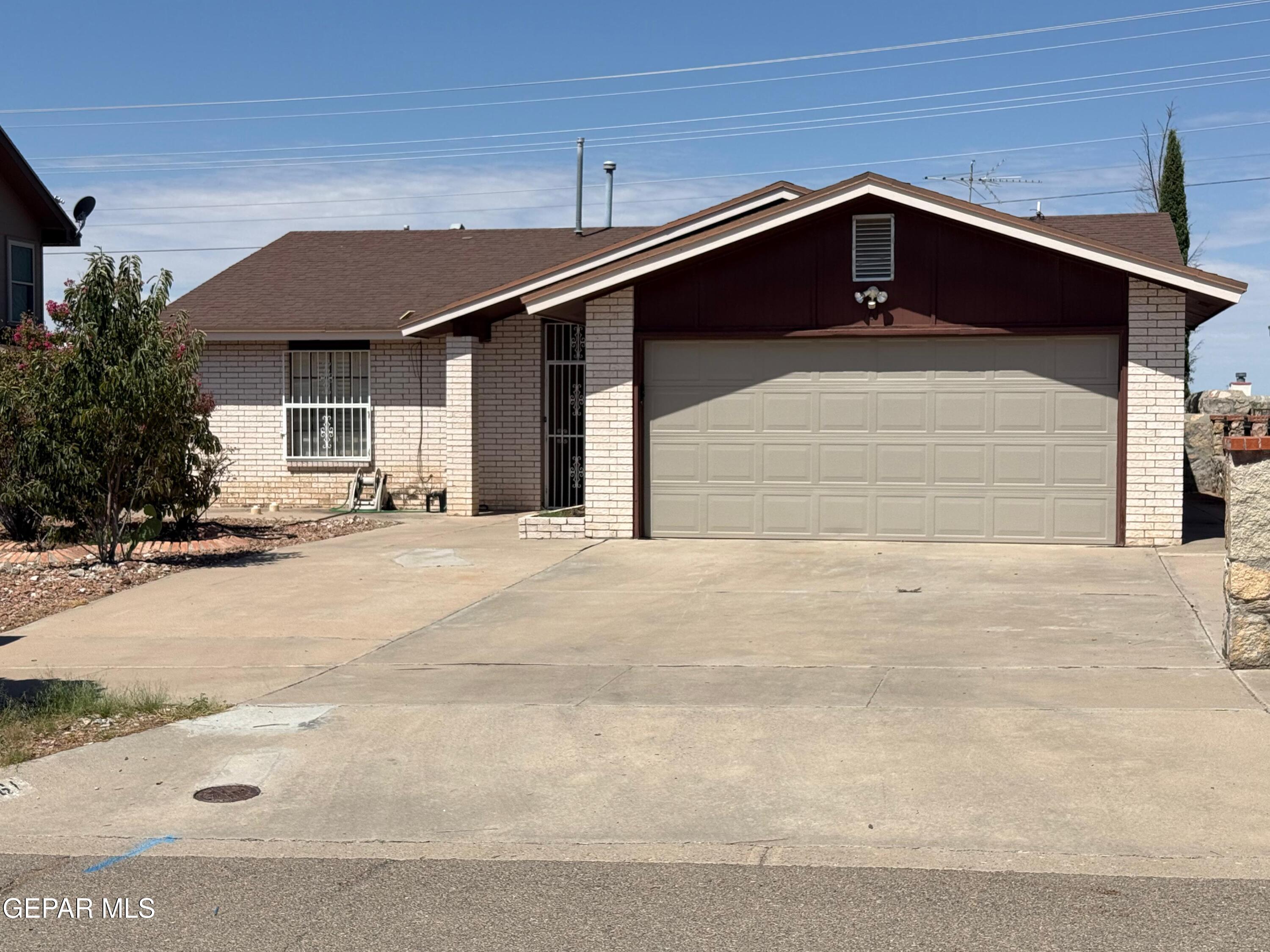 761 MARTHA GALE Drive, El Paso, TX 79912
