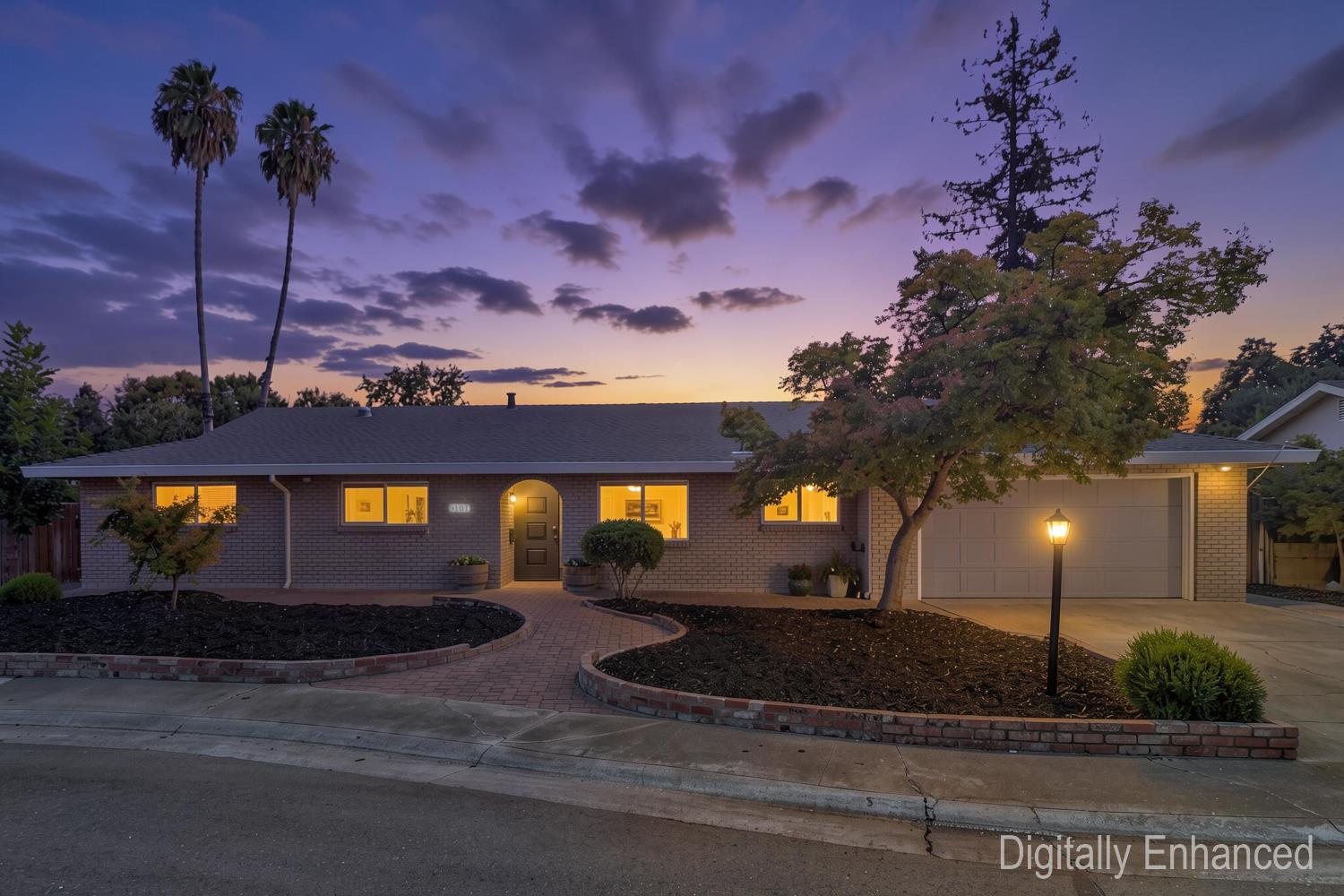 8949 Plaza Park Dr, Elk Grove, CA 95624-2641