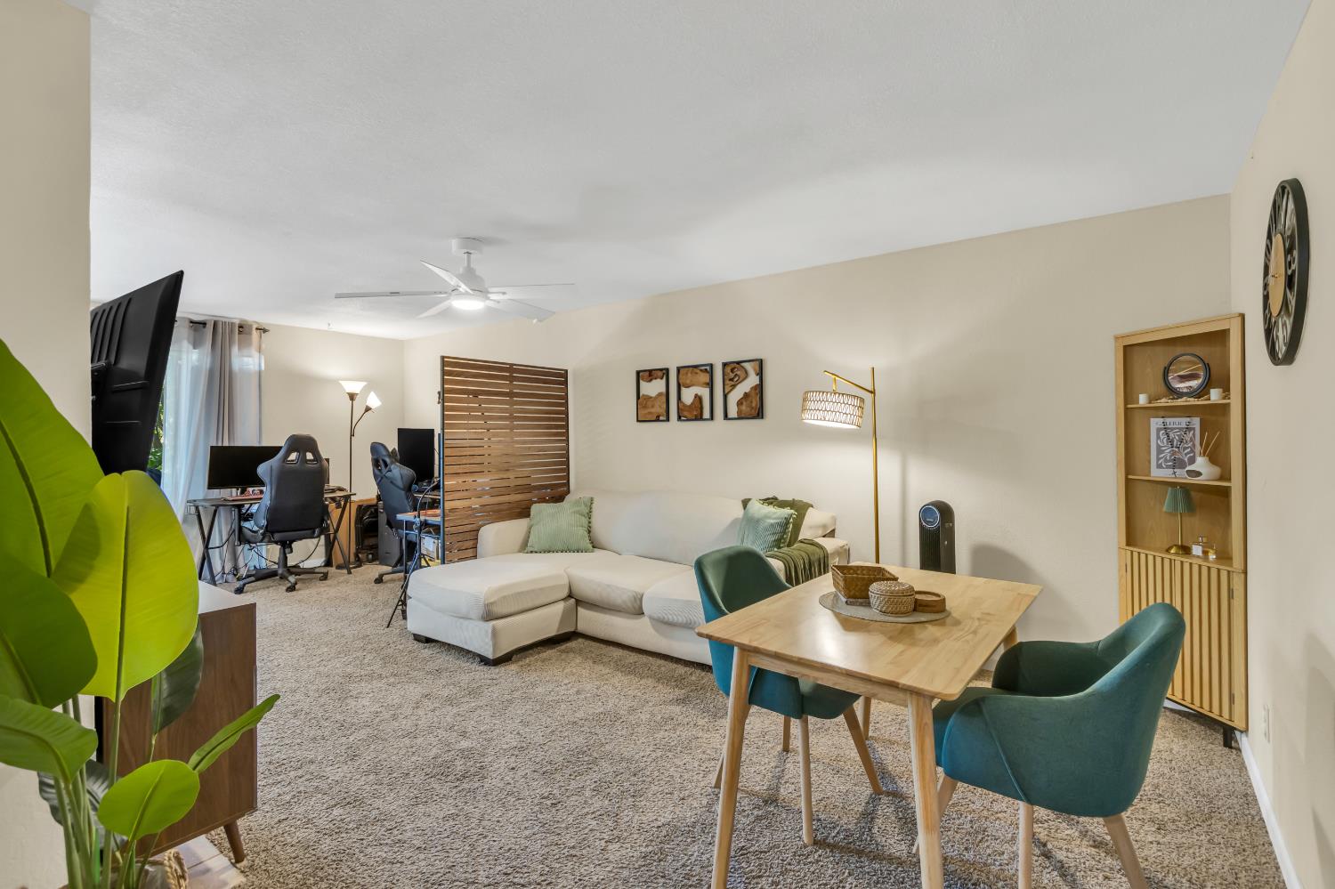 903 Fulton Ave #406, Sacramento, CA 95825-4512