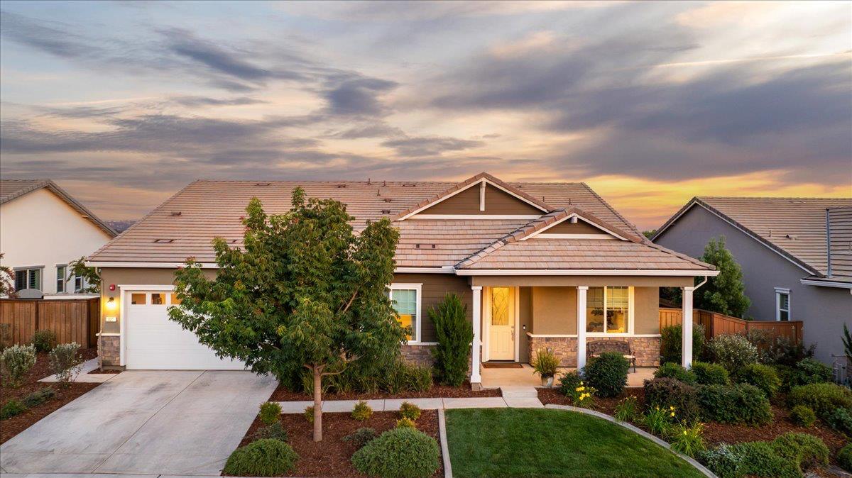 820 Lodge Way, Lincoln, CA 95648-8186