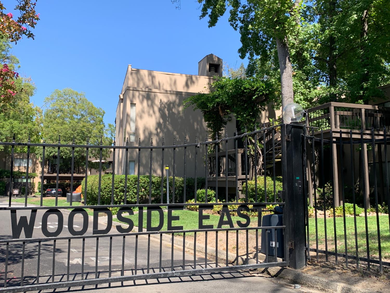 700 Woodside Ln E #5, Sacramento, CA 95825-4319