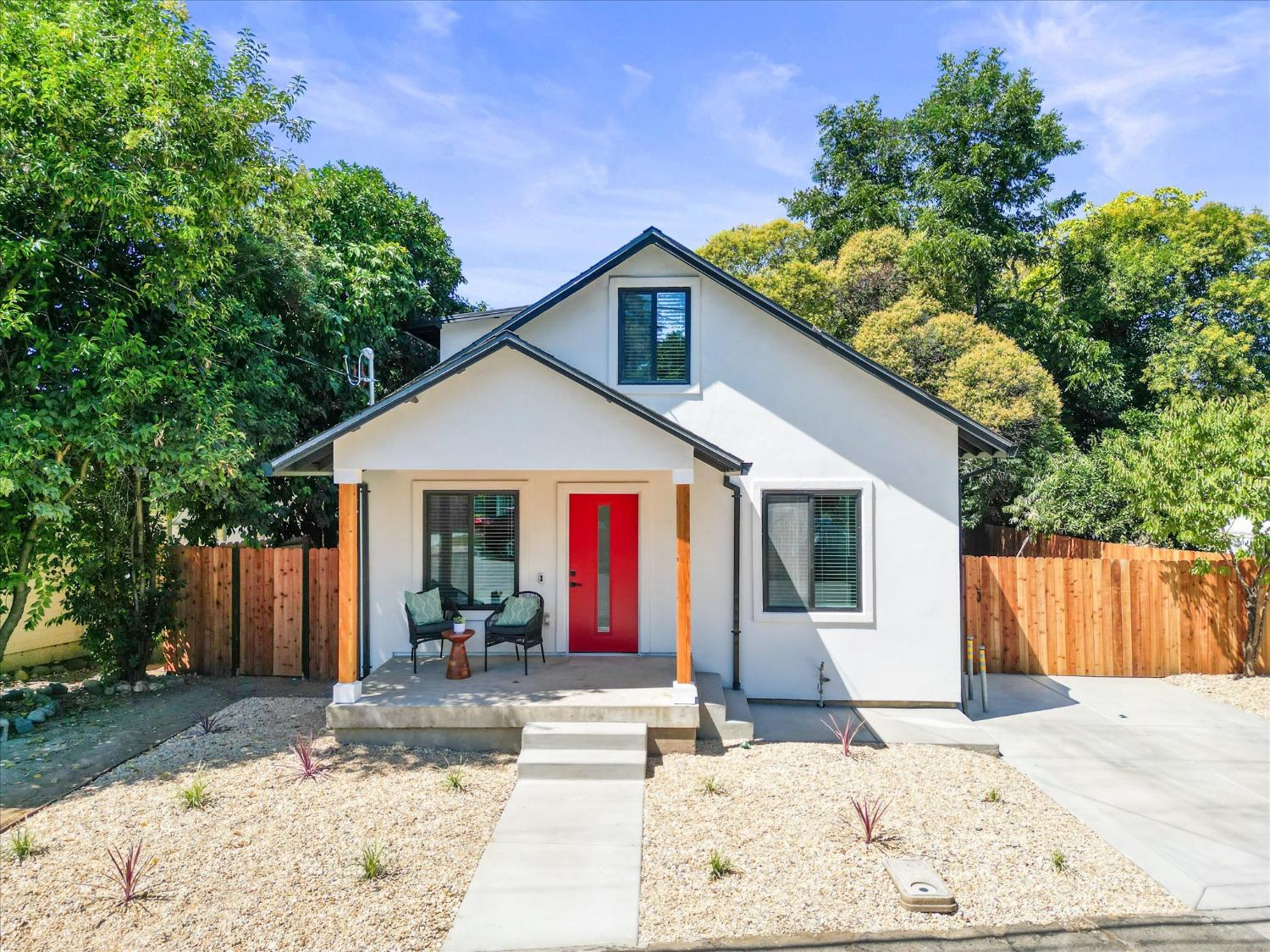 112 Donner Ave, Roseville, CA 95678-2707