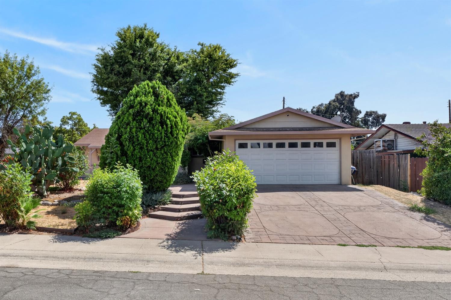 3968 Ramsey Dr, North Highlands, CA 95660-3449