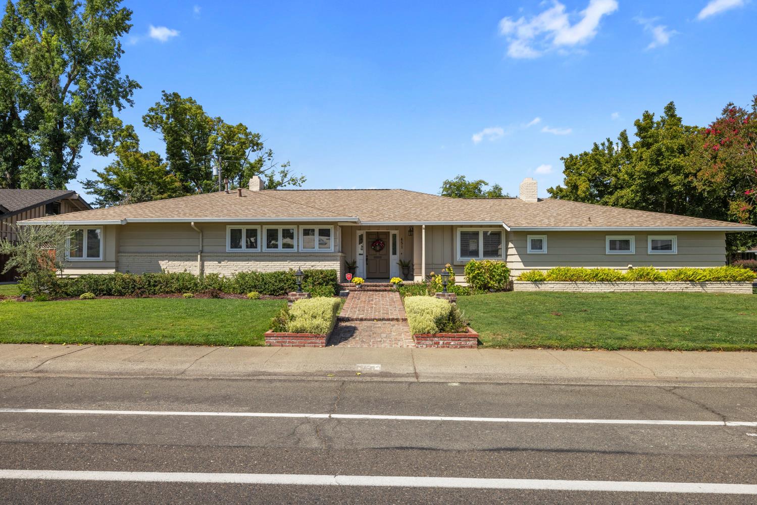 451 Wilhaggin Dr, Sacramento, CA 95864-5916