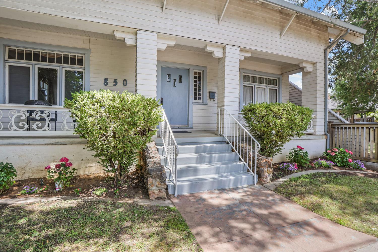 850 N Baker St, Stockton, CA 95203-2222