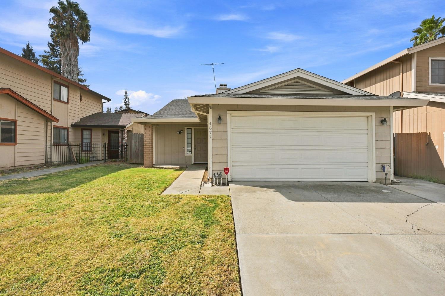 1677 Vallarta Cir, Sacramento, CA 95834-2116