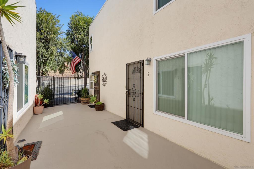 5725 Linda Vista Road 2