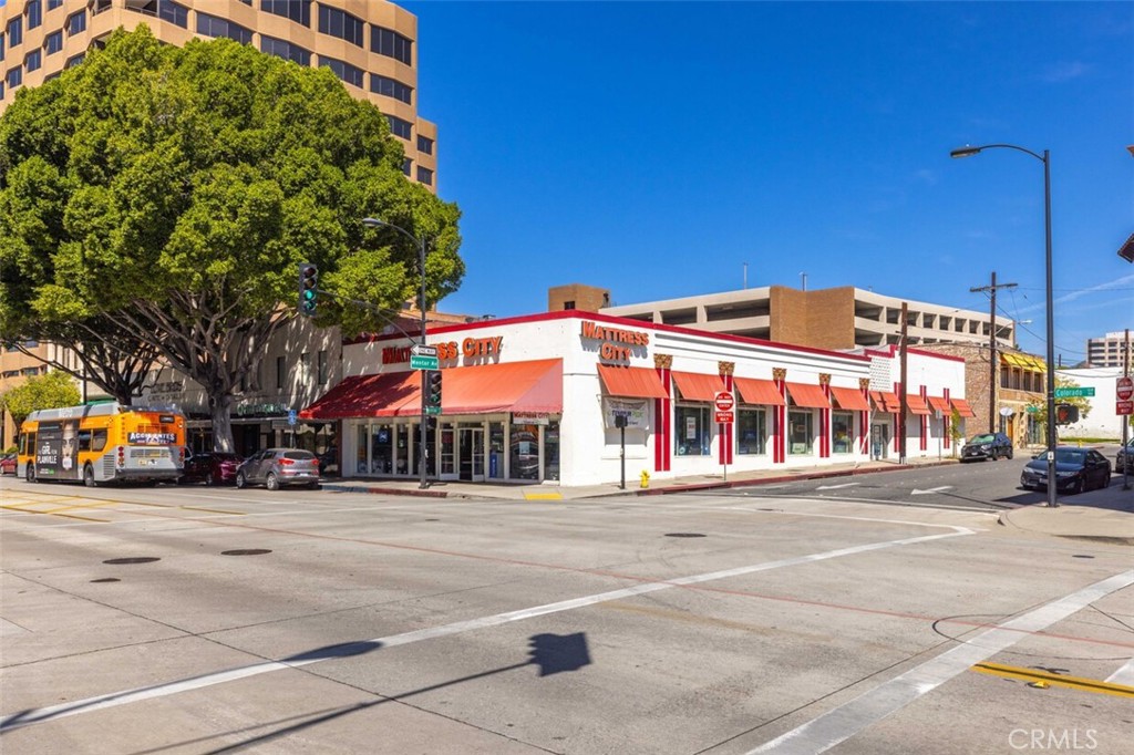 937 E Colorado Boulevard