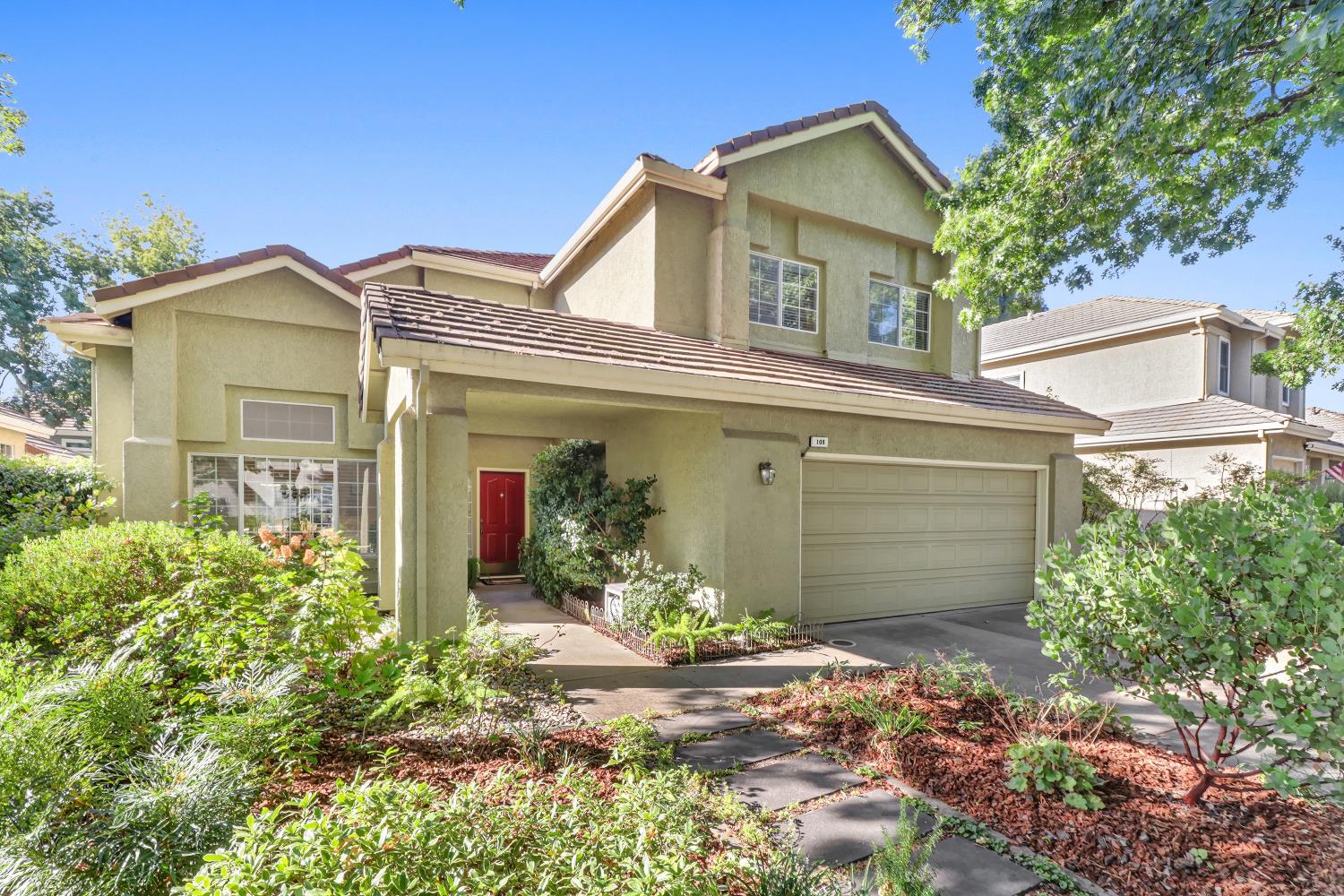 108 Elkins Cir, Folsom, CA 95630-8025