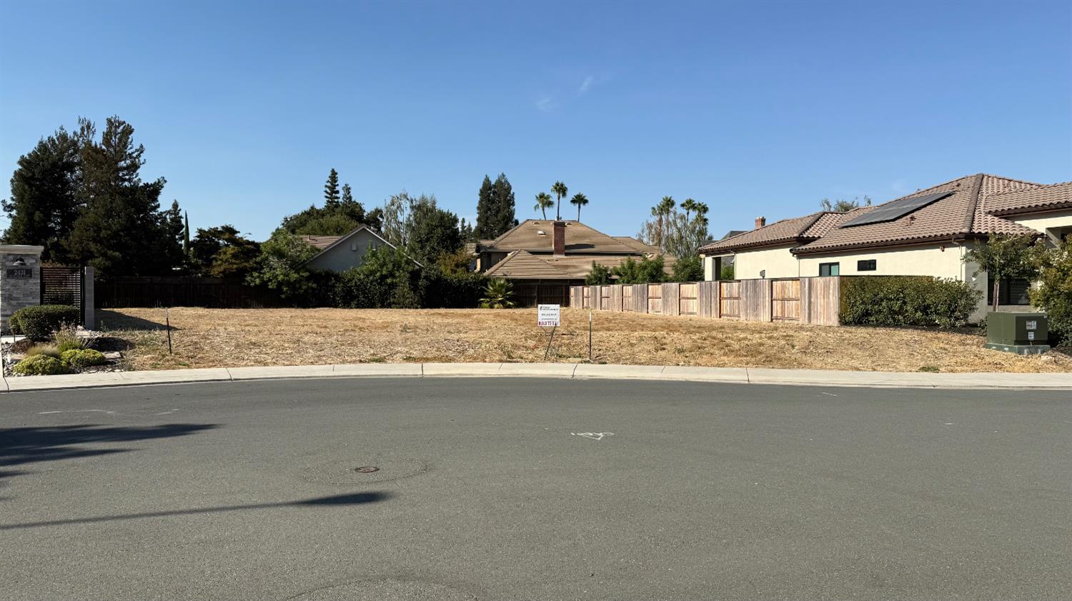 2425 Interlaken Ct, Lodi, CA 95242-9196