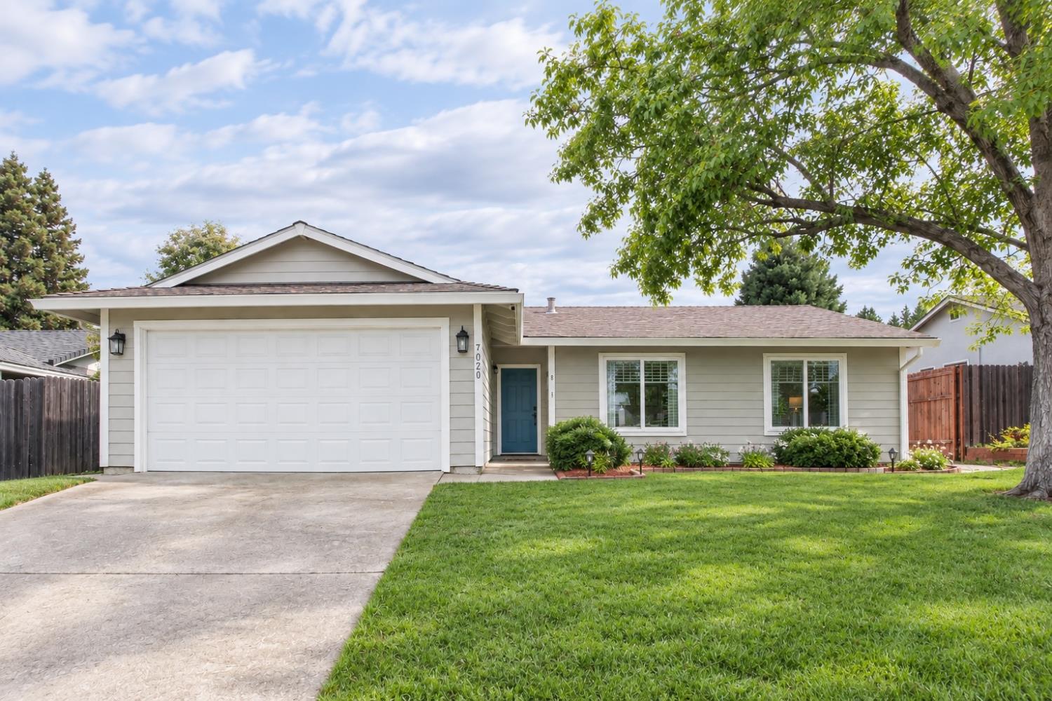 7020 Woodmore Oaks Dr, Orangevale, CA 95662-2927