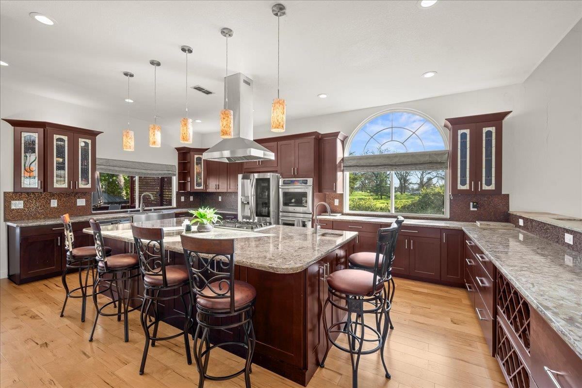 4800 Runway Dr, Fair Oaks, CA 95628-8121