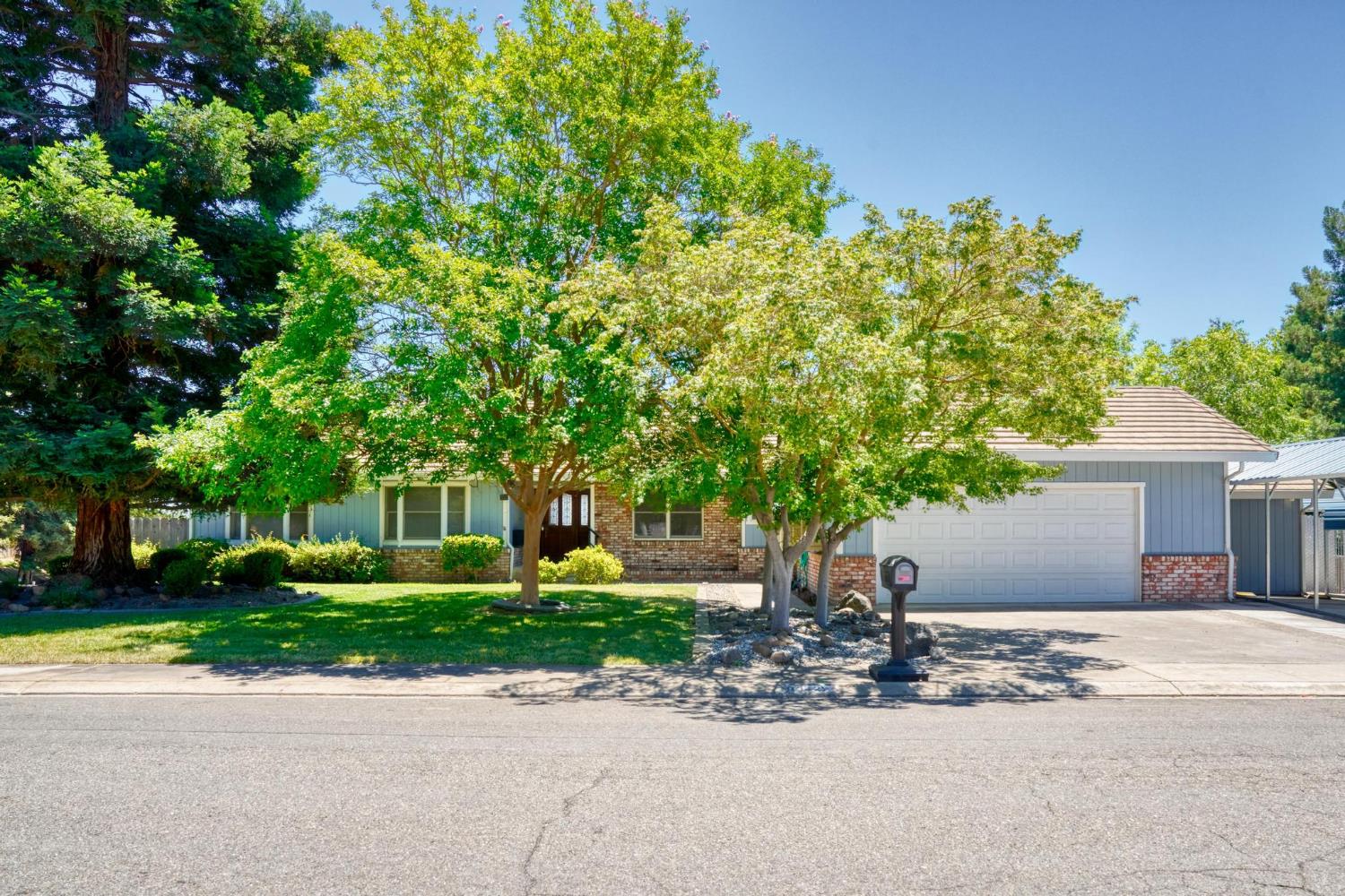 10012 Plaza De Oro Dr, Oakdale, CA 95361