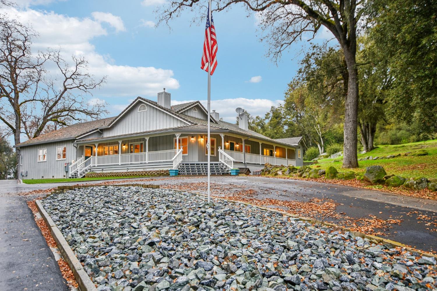 7650 Buzzards Gulch Rd, Somerset, CA 95684-9388