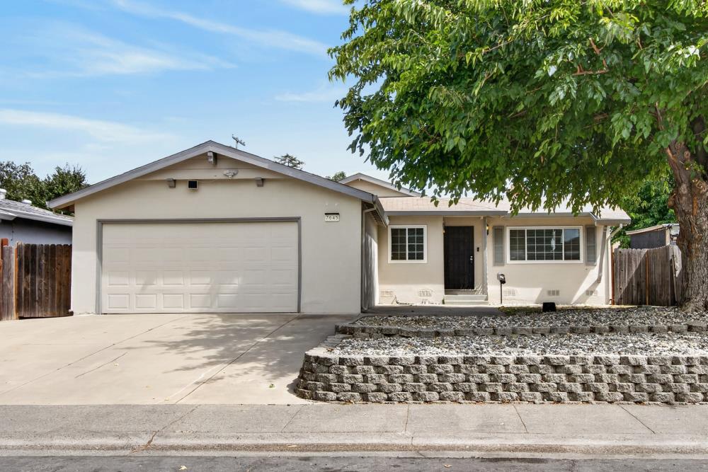 7645 Beth St, Sacramento, CA 95832-1229