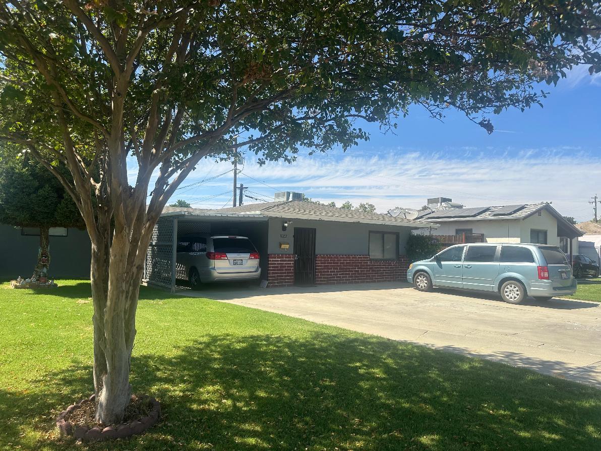 1131 Arizona Ave, Los Banos, CA 93635-4001