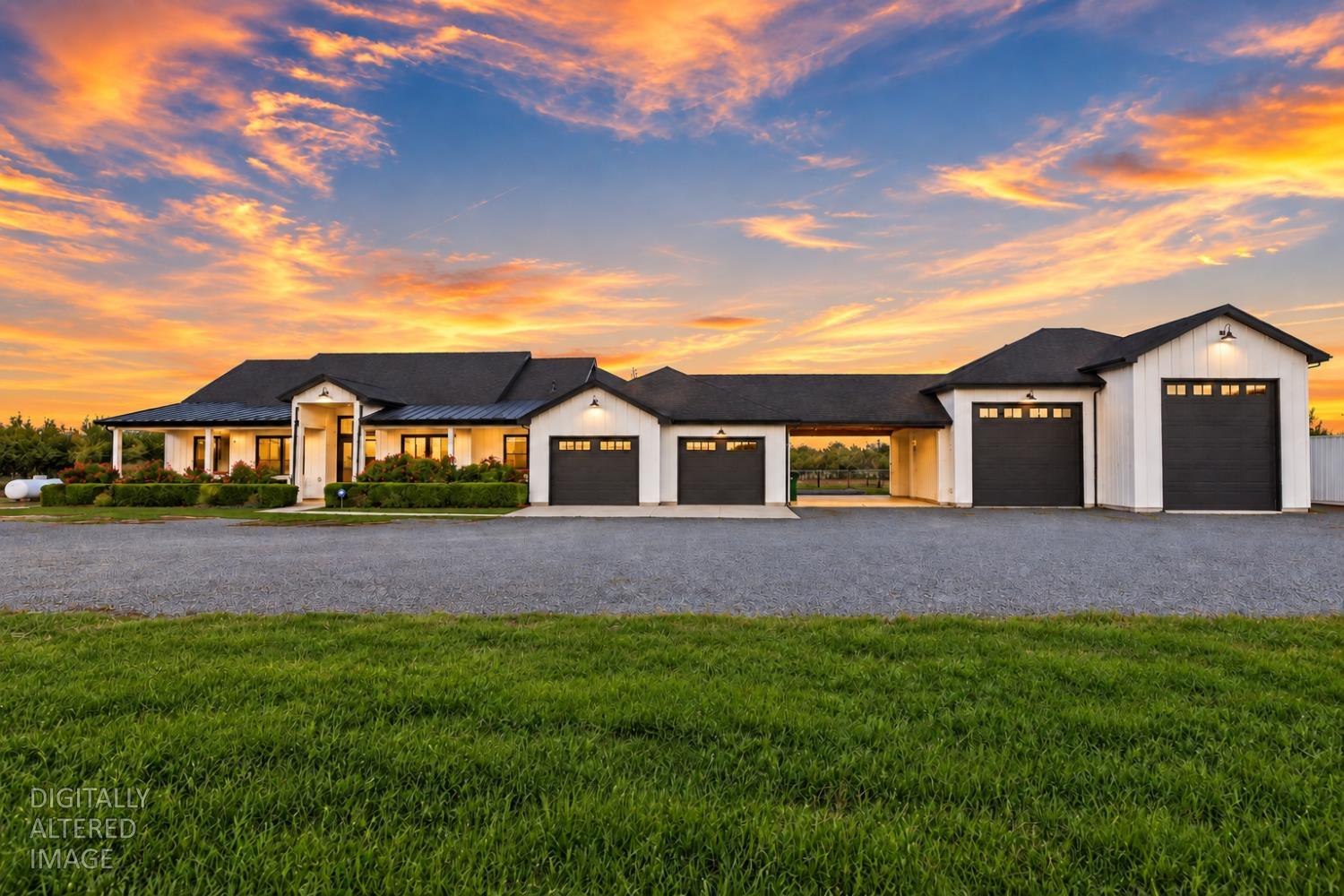 16464 Fox Rd, Lodi, CA 95240-9705