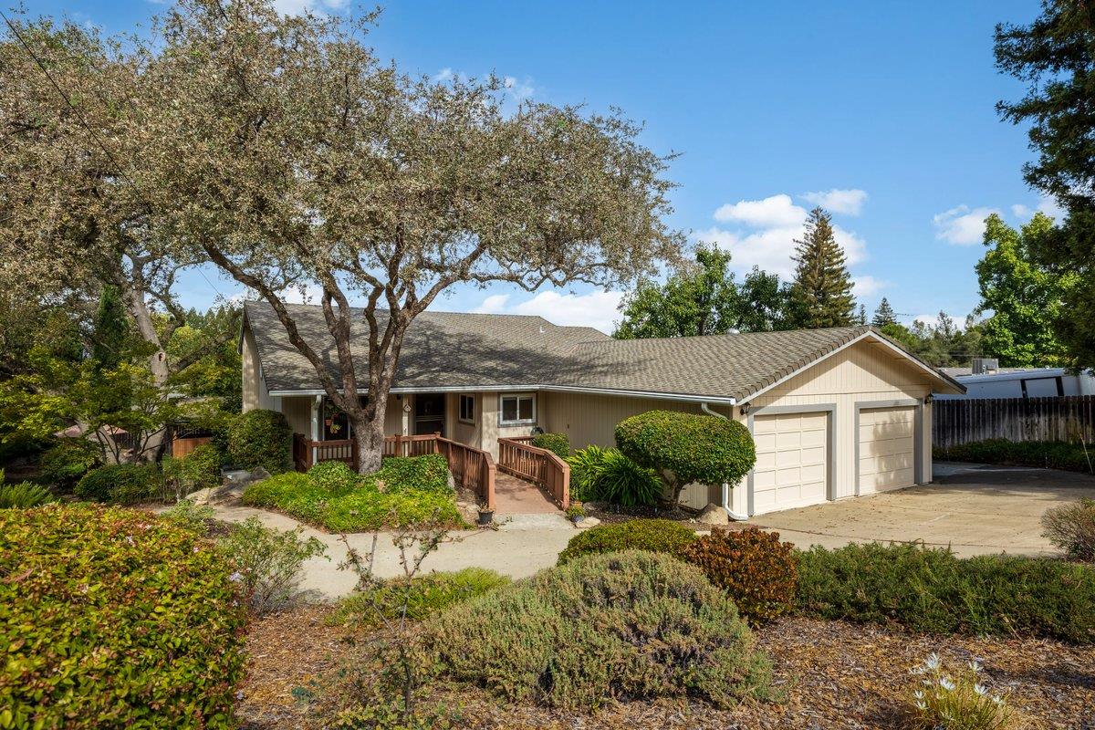 7855 Hill Rd, Granite Bay, CA 95746-6954