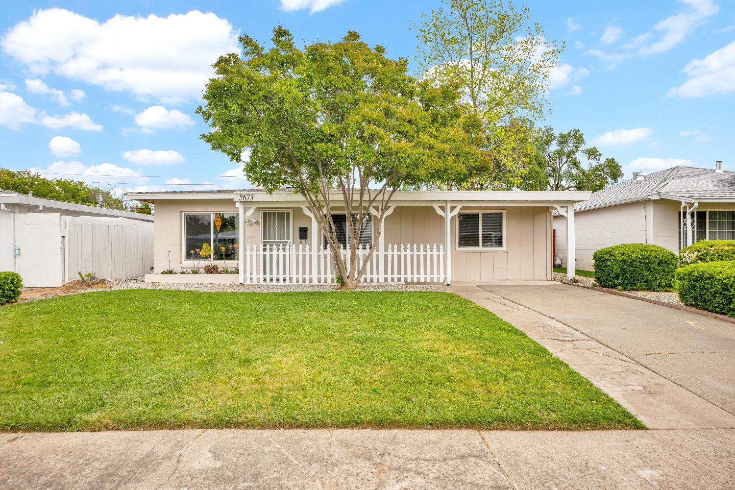 5673 James Way, Sacramento, CA 95822-3149