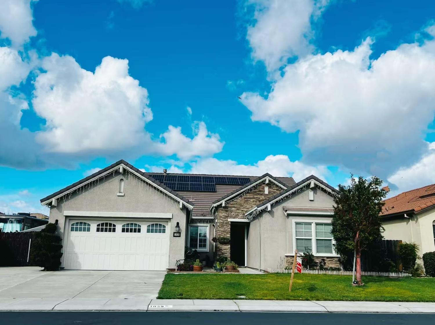 1059 Harvest Mill Dr, Manteca, CA 95336-8356