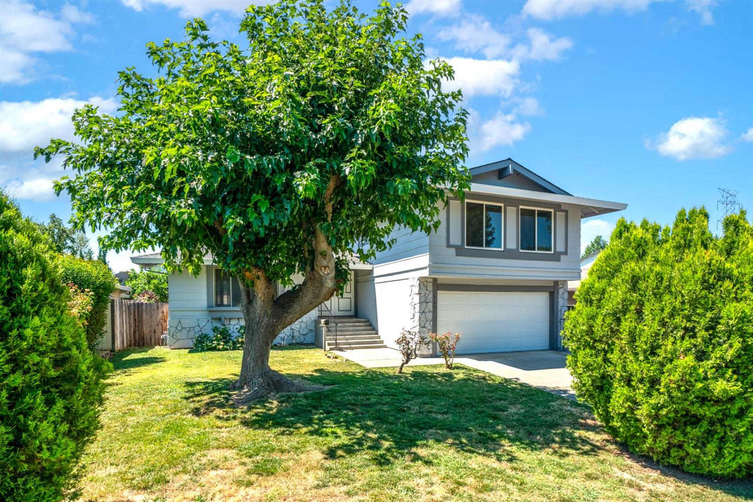 924 Regatta Dr, Sacramento, CA 95833-1748