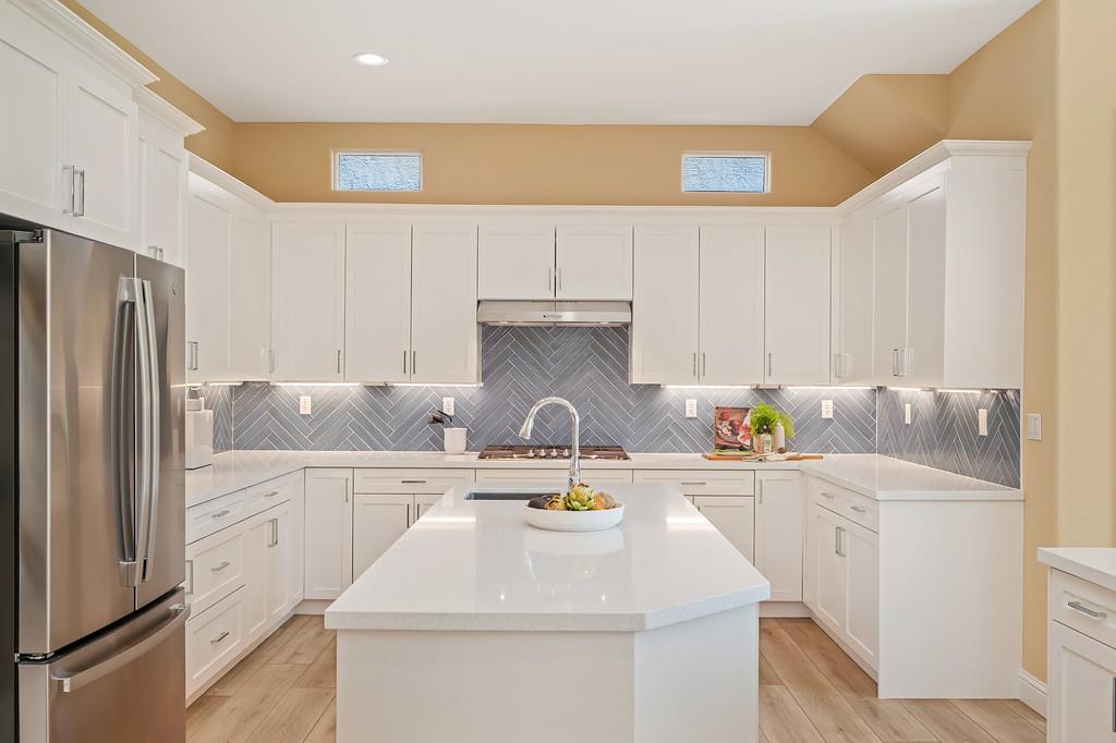1828 Swinton Dr, Folsom, CA 95630
