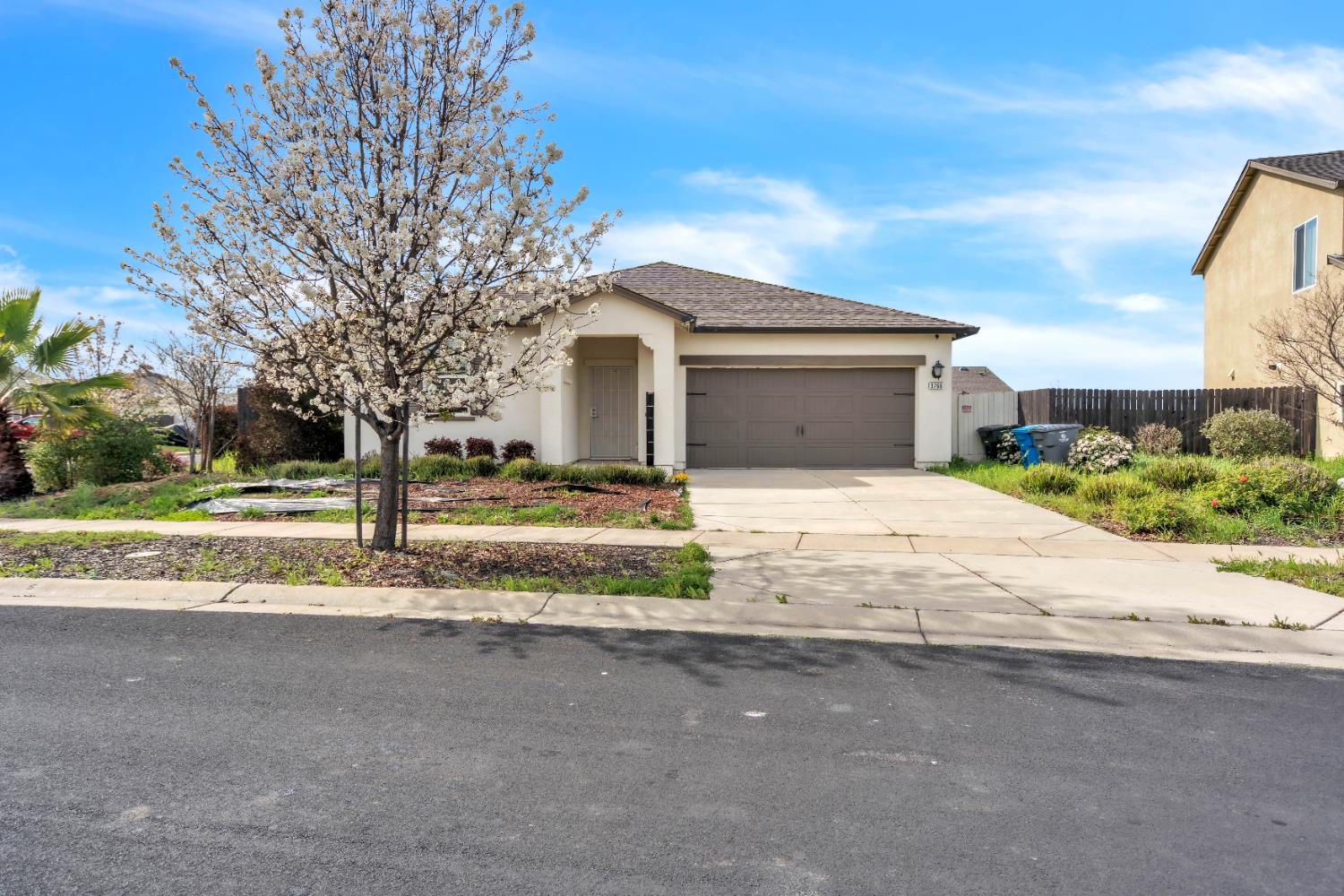 3766 Partridge Pkwy, Olivehurst, CA 95961-4455