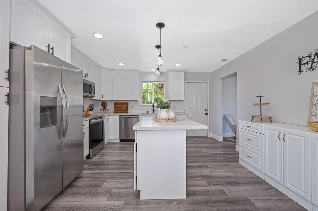 3940 Los Santos Dr, Cameron Park, CA 95682-8601