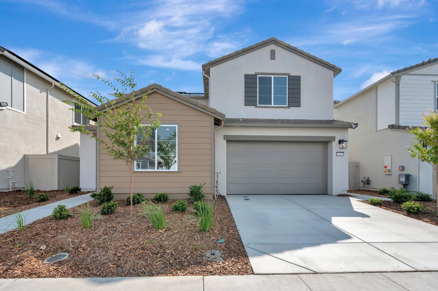 5008 Canteen Dr, Roseville, CA 95747