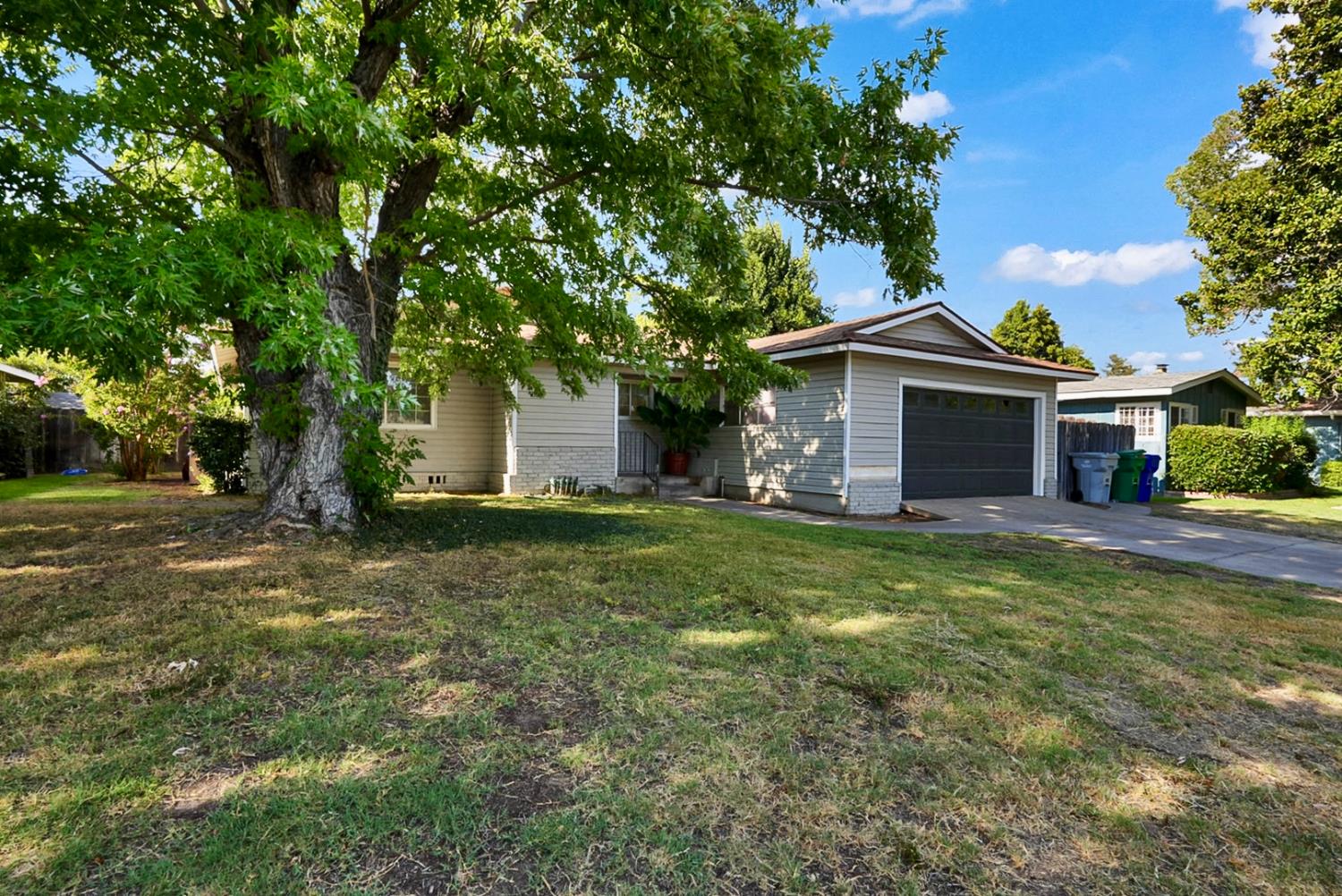 1527 Underwood Ave, Atwater, CA 95301-2747