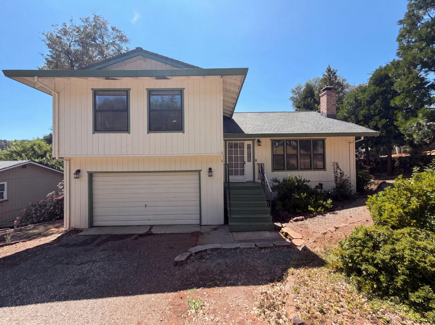 23944 Oakmont Way, Auburn, CA 95602-8070