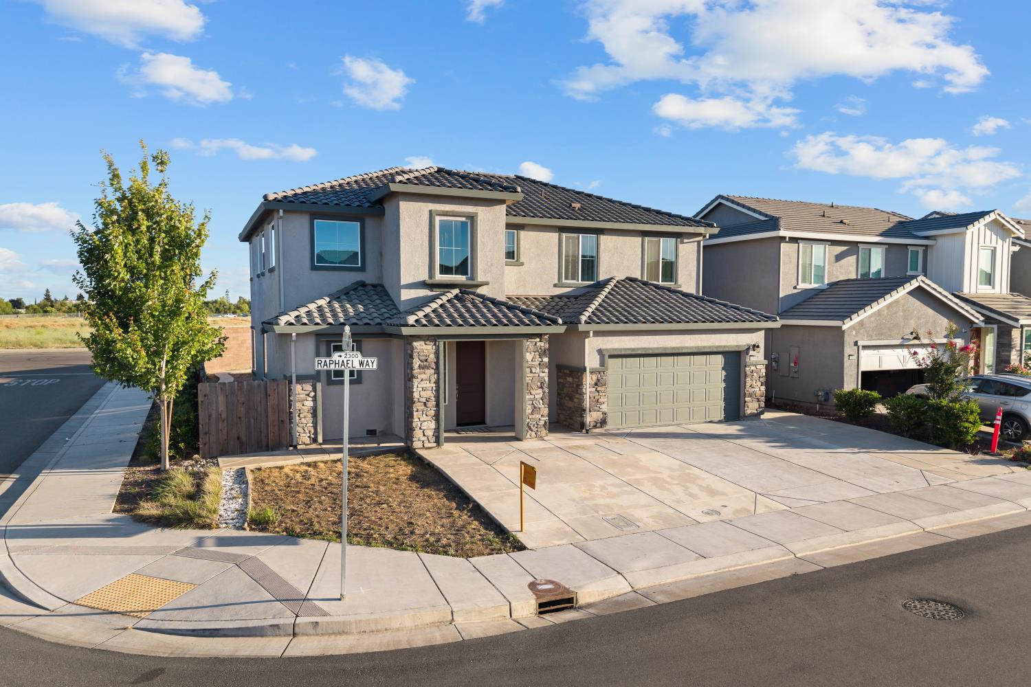 2302 Raphael Way, Lodi, CA 95242-9786