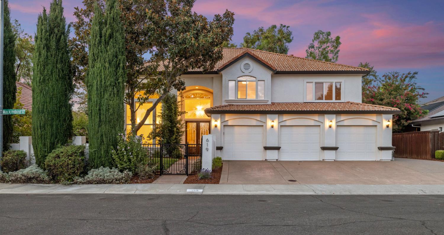 619 Mockingbird Pl, Davis, CA 95616-7523