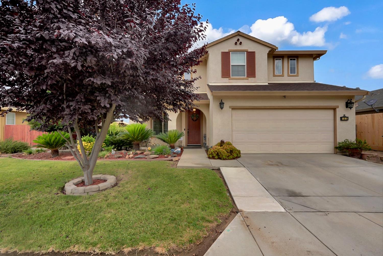 105 Pine St, Chowchilla, CA 93610-2059